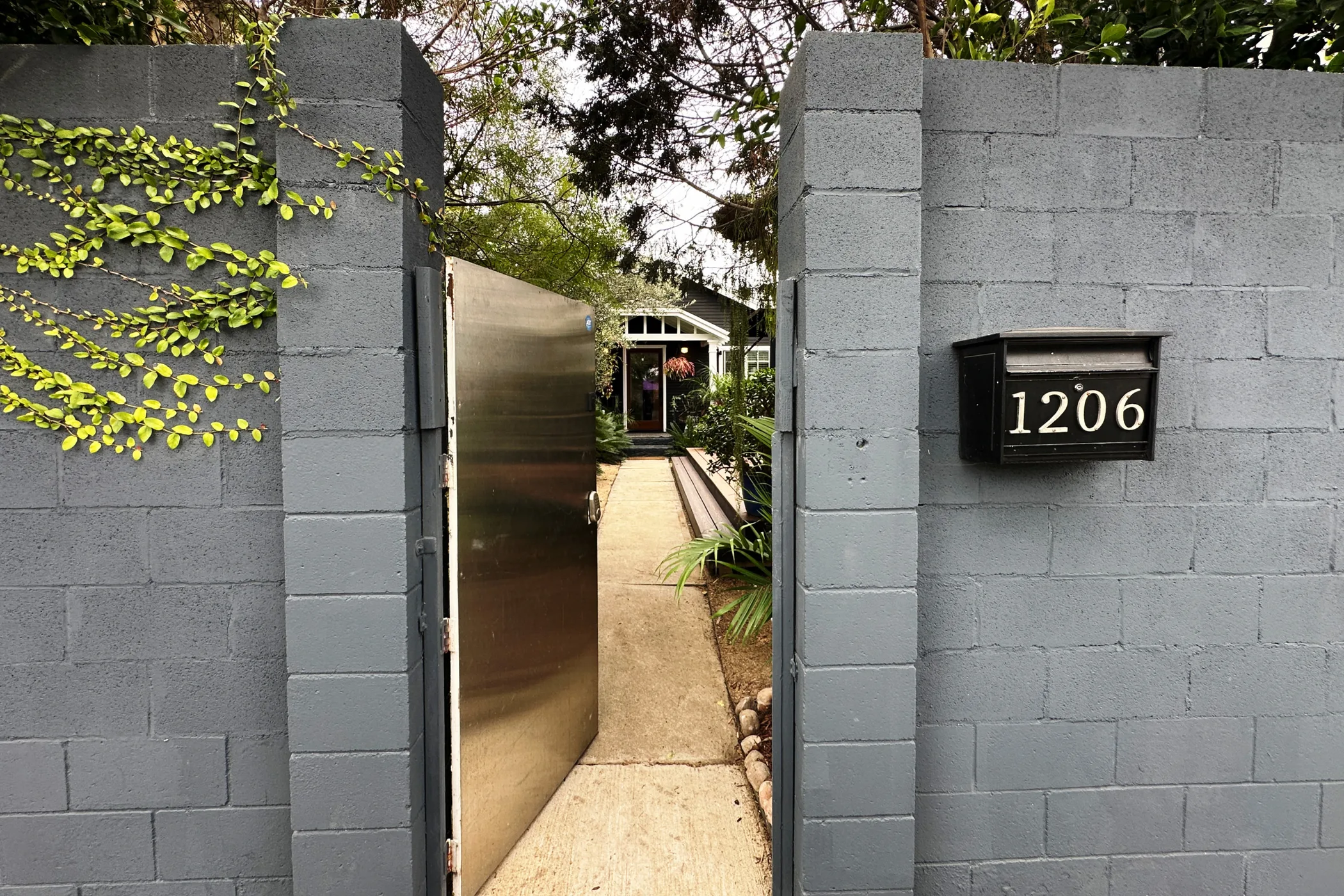 1206 N. La Brea photo 4